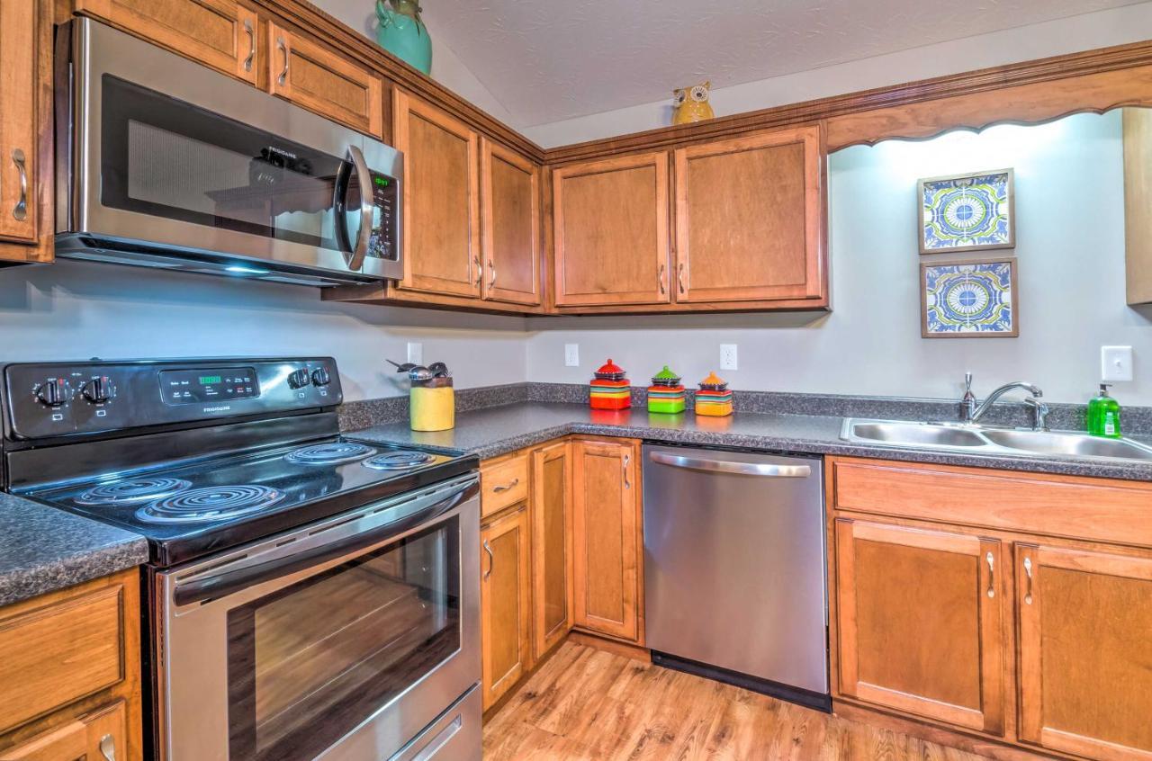 Pet-Friendly Brownsville Retreat With Porch! Sloans Crossing Exterior foto